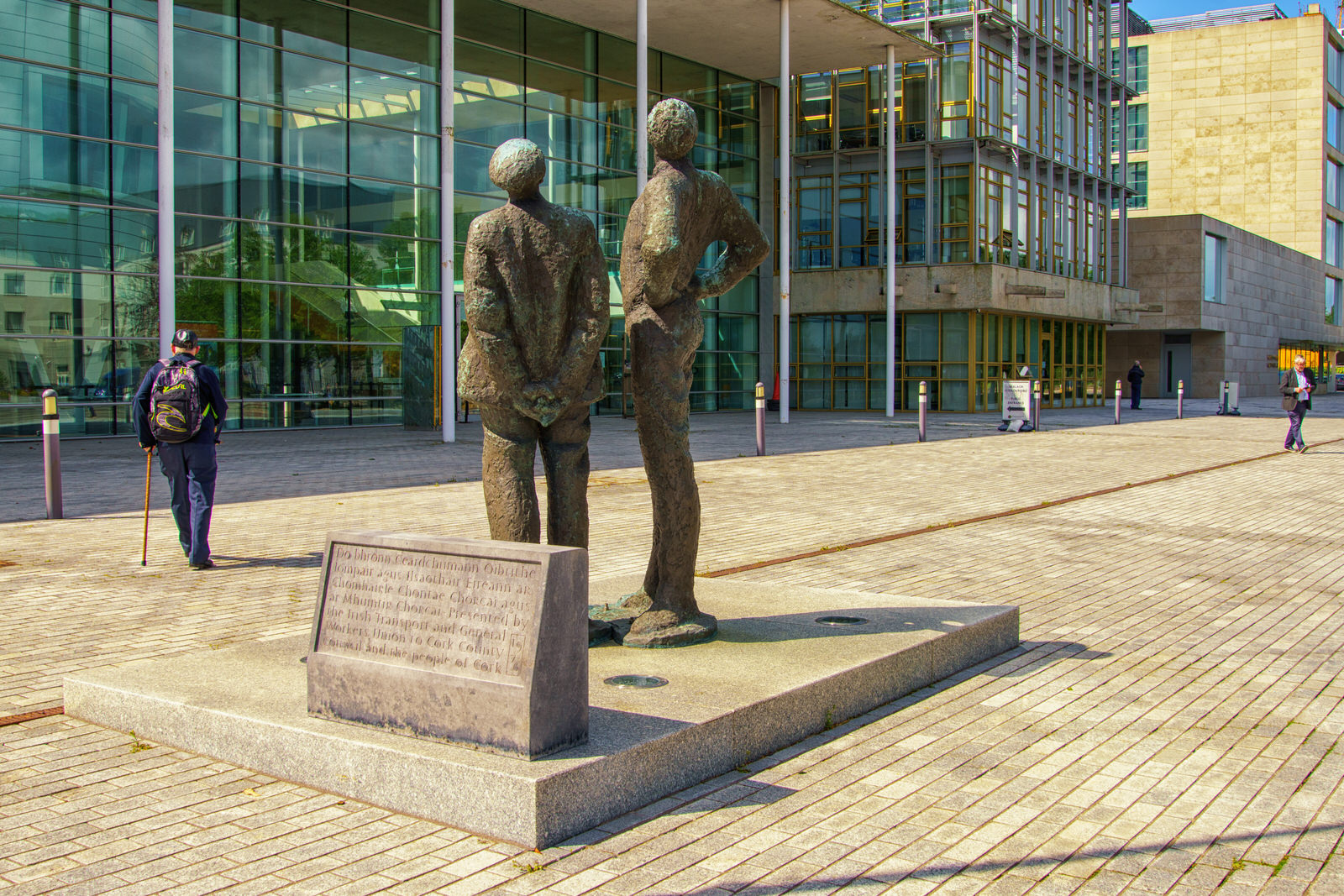 THE TWO WORKING MEN STATUES BY OISIN KELLY